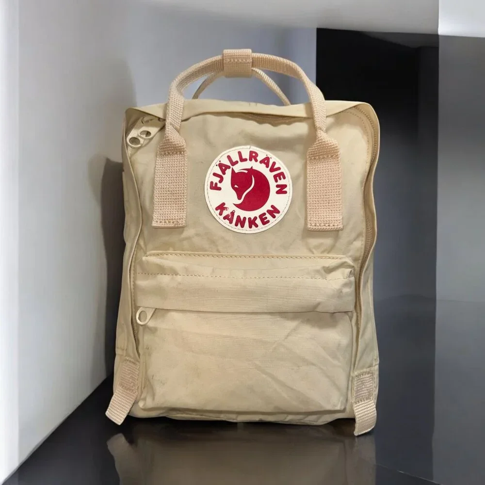 Fjållråven Kånken Mini Backpack 7L Cream Light Oak Vinylon F Travel Pack F23561